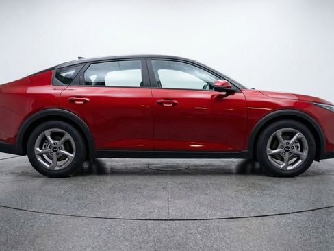 Used 2025 Kia K4 LXS image 11