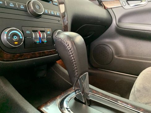 Used 2013 Chevrolet Impala LT w/ LT Sunroof Package image 19