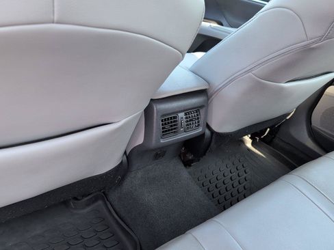 Used 2023 Toyota Camry XLE FWD image 31
