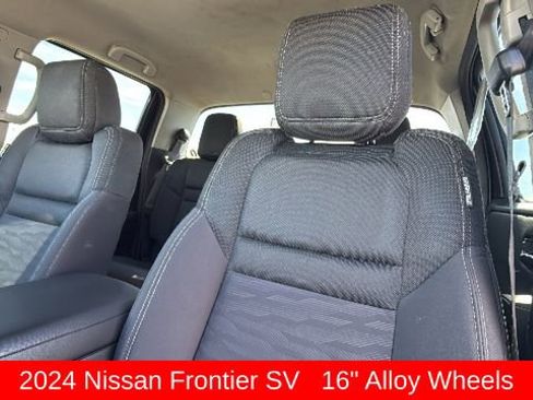 Used 2024 Nissan Frontier SV AWD/4WD image 11