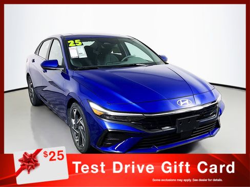 Used 2025 Hyundai Elantra SEL image 1