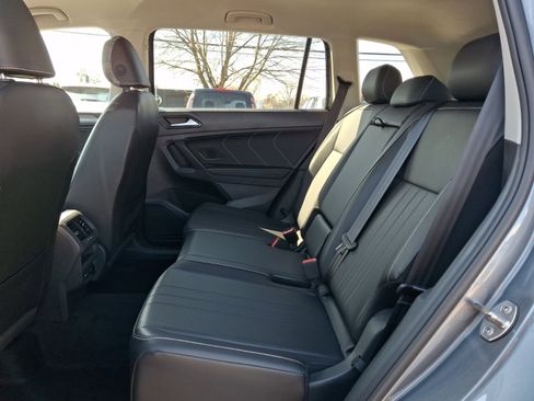 Certified 2024 Volkswagen Tiguan SE image 11