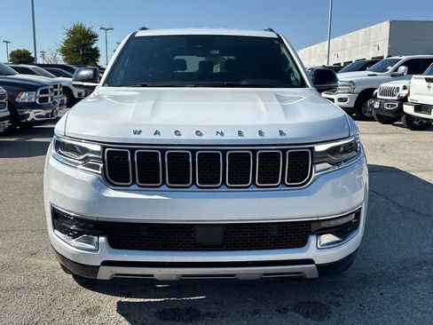 Used 2024 Jeep Wagoneer L Series II w/ Flexible Seating Group AWD/4WD image 8