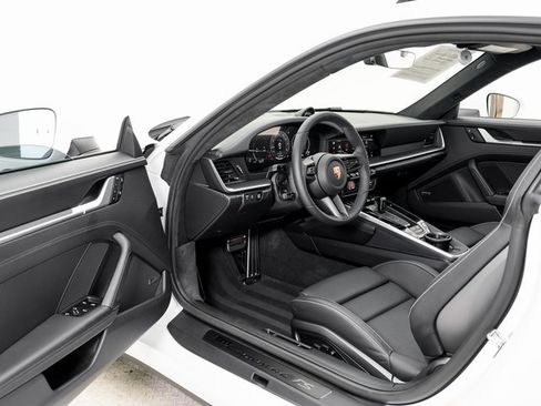 Used 2025 Porsche 911 Carrera 4 GTS image 7