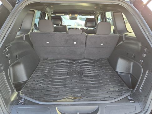 Used 2021 Jeep Grand Cherokee Freedom Edition AWD/4WD image 28