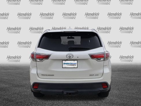 Used 2014 Toyota Highlander XLE image 8