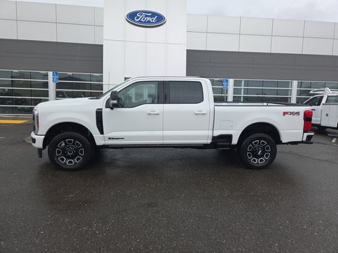 New 2026 Ford F250 Platinum w/ FX4 Off-Road Package image 2