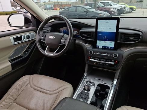 Used 2020 Ford Explorer Platinum w/ Premium Technology Package AWD/4WD image 14