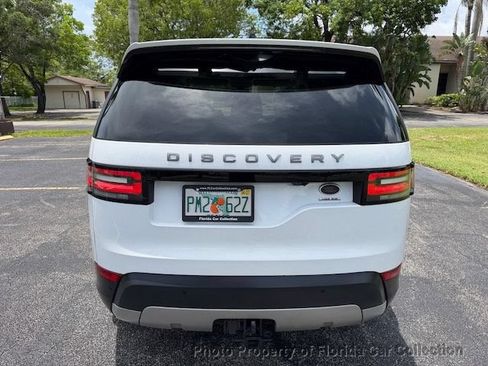 Used 2017 Land Rover Discovery HSE AWD/4WD image 16