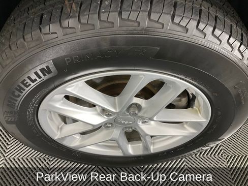 Certified 2023 Jeep Grand Cherokee L Laredo image 11