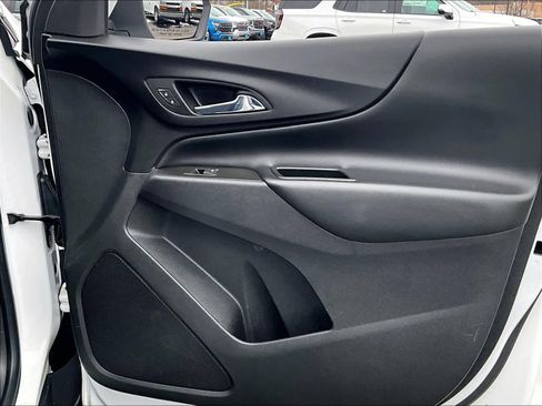 Used 2023 Chevrolet Equinox LT image 11