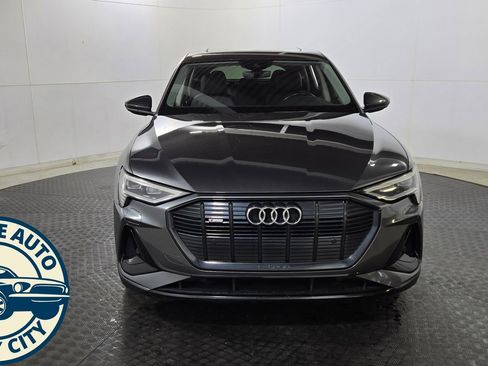 Used 2021 Audi e-tron Premium image 2