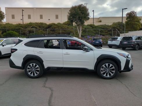 Used 2023 Subaru Outback Limited image 4