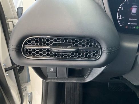Certified 2023 Honda HR-V LX image 8