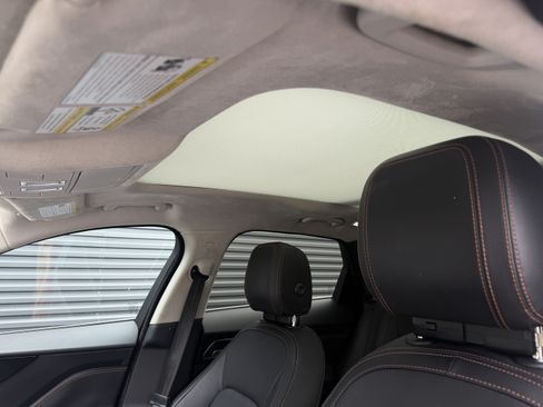 Used 2019 Jaguar F-PACE Prestige AWD/4WD image 31