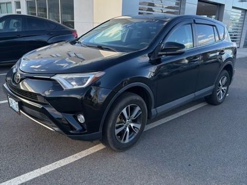 Used 2018 Toyota RAV4 XLE image 1