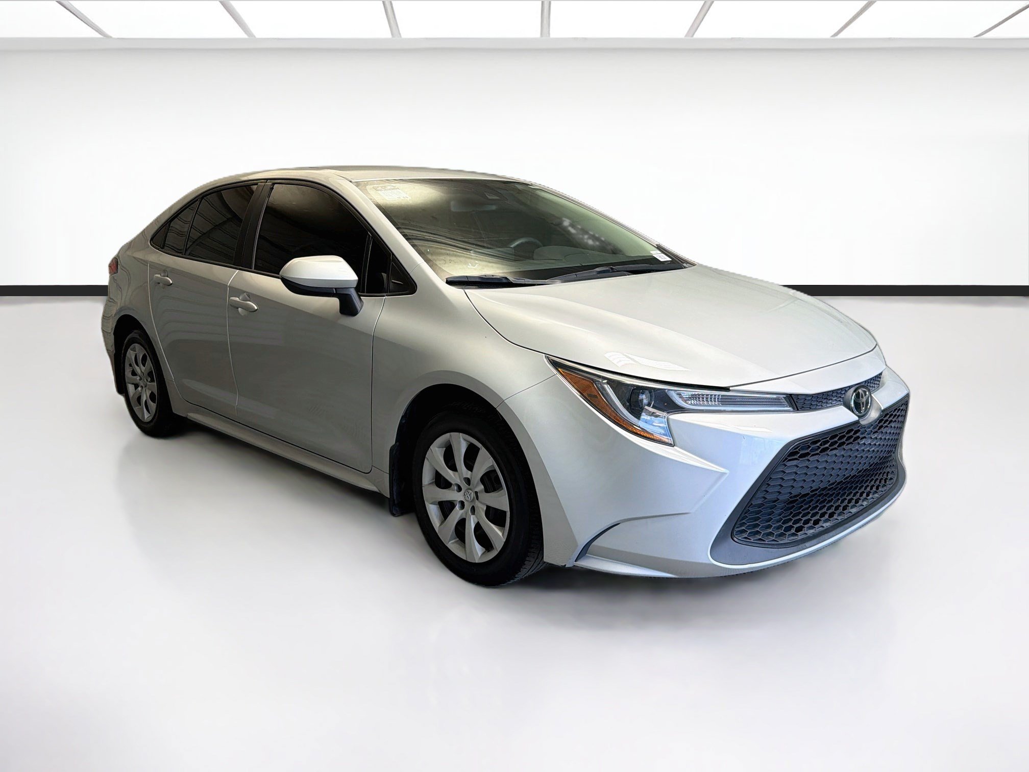 Used 2022 Toyota Corolla LE FWD image 3