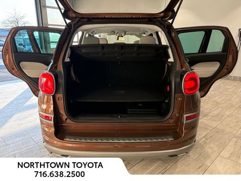 Used 2018 FIAT 500L Trekking w/ Urbana Appearance Package image 20