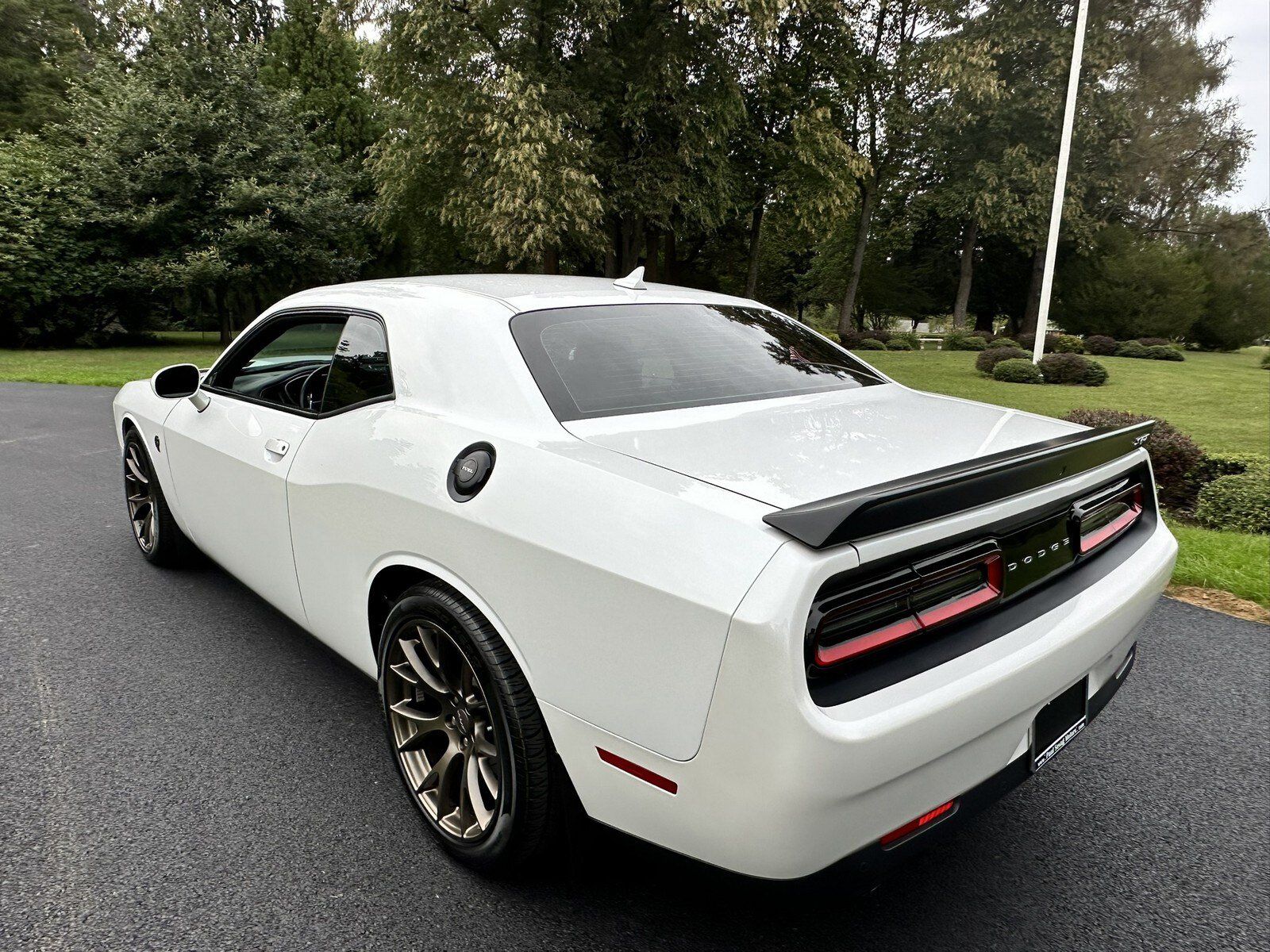 Used 2015 Dodge Challenger SRT Hellcat RWD image 8