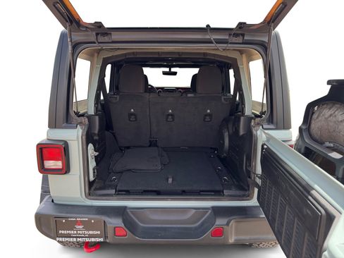 Used 2023 Jeep Wrangler Unlimited Rubicon AWD/4WD image 19