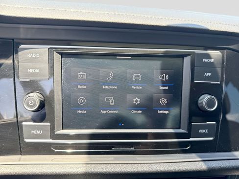Used 2021 Volkswagen Jetta SE FWD image 34