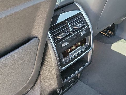 Used 2026 BMW X7 xDrive40i AWD/4WD image 17