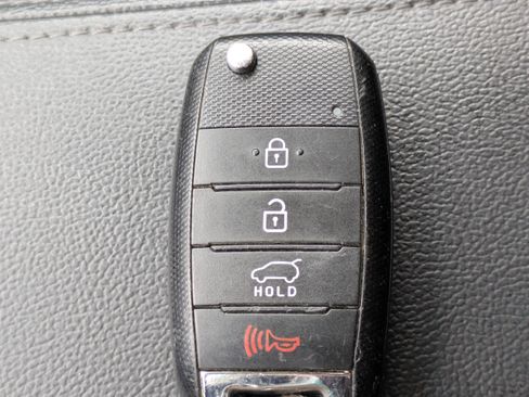 Used 2020 Kia Sorento LX image 37