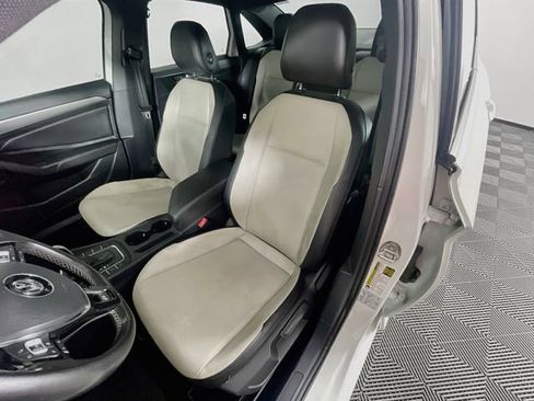 Used 2019 Volkswagen Jetta R-Line FWD image 20