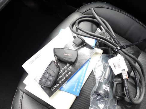 Used 2023 GMC Sierra 1500 SLE w/ X31 Off-Road Package AWD/4WD image 39