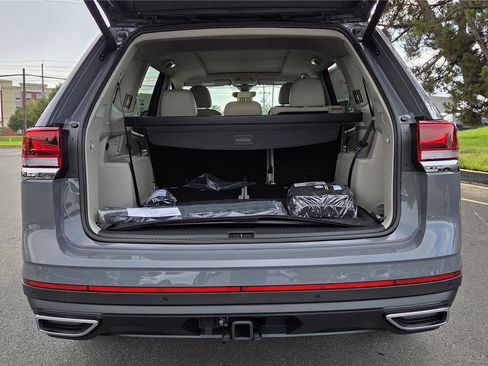 New 2026 Volkswagen Atlas SE FWD image 5