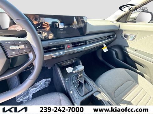 New 2025 Kia K4 EX image 25