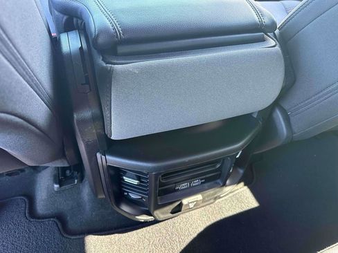 Used 2022 RAM 1500 Big Horn AWD/4WD image 11