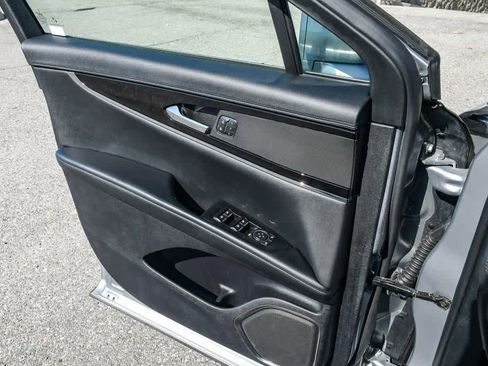 Used 2021 Lincoln Nautilus FWD w/ Equipment Group 101A image 19