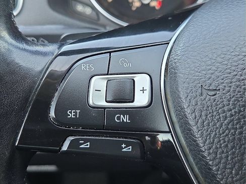 Used 2017 Volkswagen Passat 1.8T R-Line FWD image 22