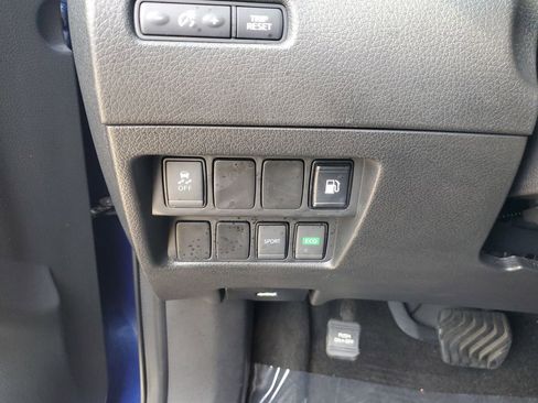 Used 2018 Nissan Rogue S image 27