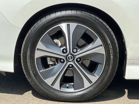 Used 2019 Nissan Leaf SL w/ SL Technology Package FWD image 28