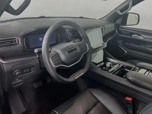 Used 2024 Jeep Wagoneer L 4WD image 10