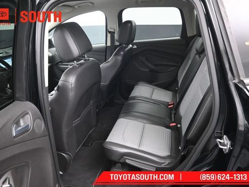 Used 2017 Ford Escape SE w/ Equipment Group 201A AWD/4WD image 10