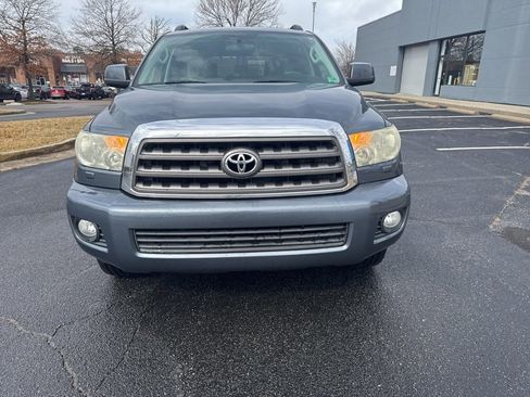 Used 2010 Toyota Sequoia SR5 image 2