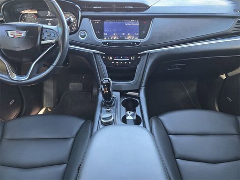 Used 2023 Cadillac XT6 Luxury image 14