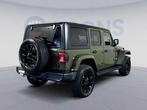 Used 2022 Jeep Wrangler Unlimited Sahara w/ Cold Weather Group AWD/4WD image 7