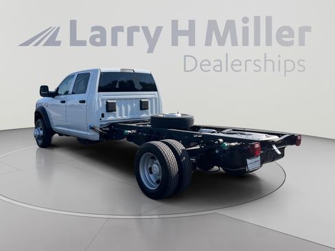 New 2026 RAM 5500 Tradesman w/ Chrome Appearance Group AWD/4WD image 3