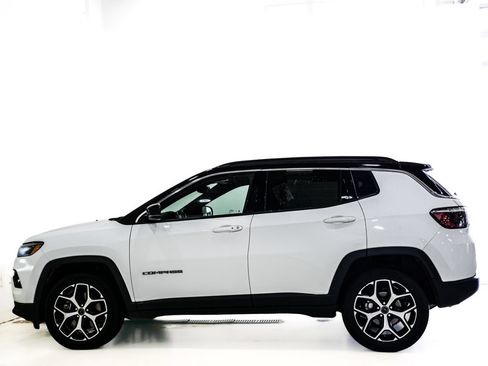 Used 2025 Jeep Compass Limited AWD/4WD image 5