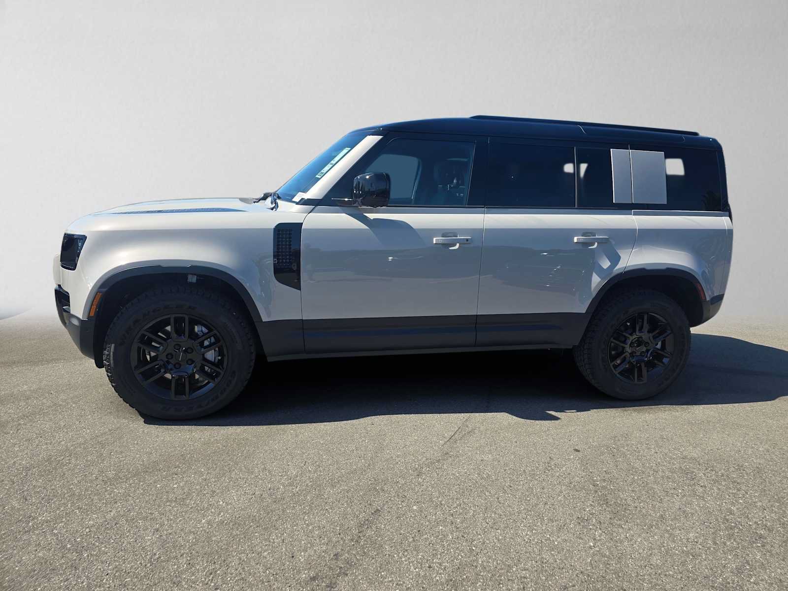 New 2026 Land Rover Defender 110 S AWD/4WD image 2