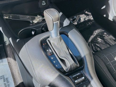 Certified 2025 Honda HR-V LX image 15