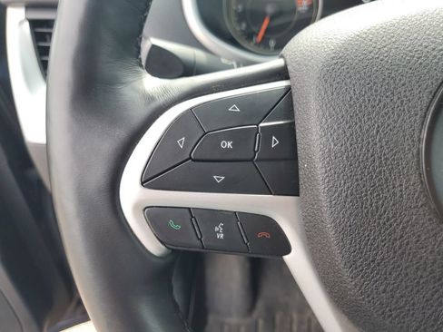 Used 2018 Jeep Cherokee Trailhawk w/ Comfort/Convenience Group AWD/4WD image 14