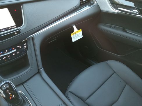 New 2026 Cadillac XT5 Premium Luxury w/ LPO, ONYX Package image 18