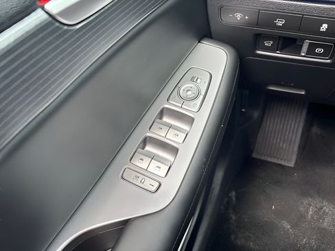 Used 2024 Hyundai Palisade Limited AWD/4WD image 22