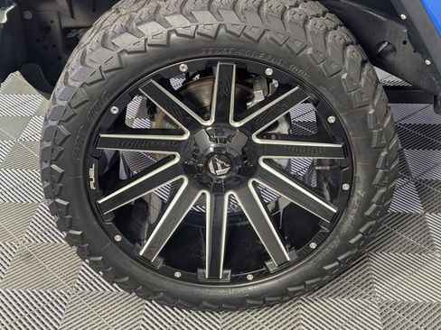 Used 2022 Jeep Wrangler Unlimited Sahara w/ LED Lighting Group AWD/4WD image 8