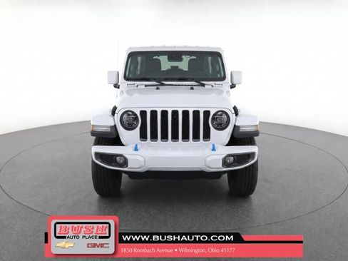 Used 2022 Jeep Wrangler Unlimited Sahara AWD/4WD image 5